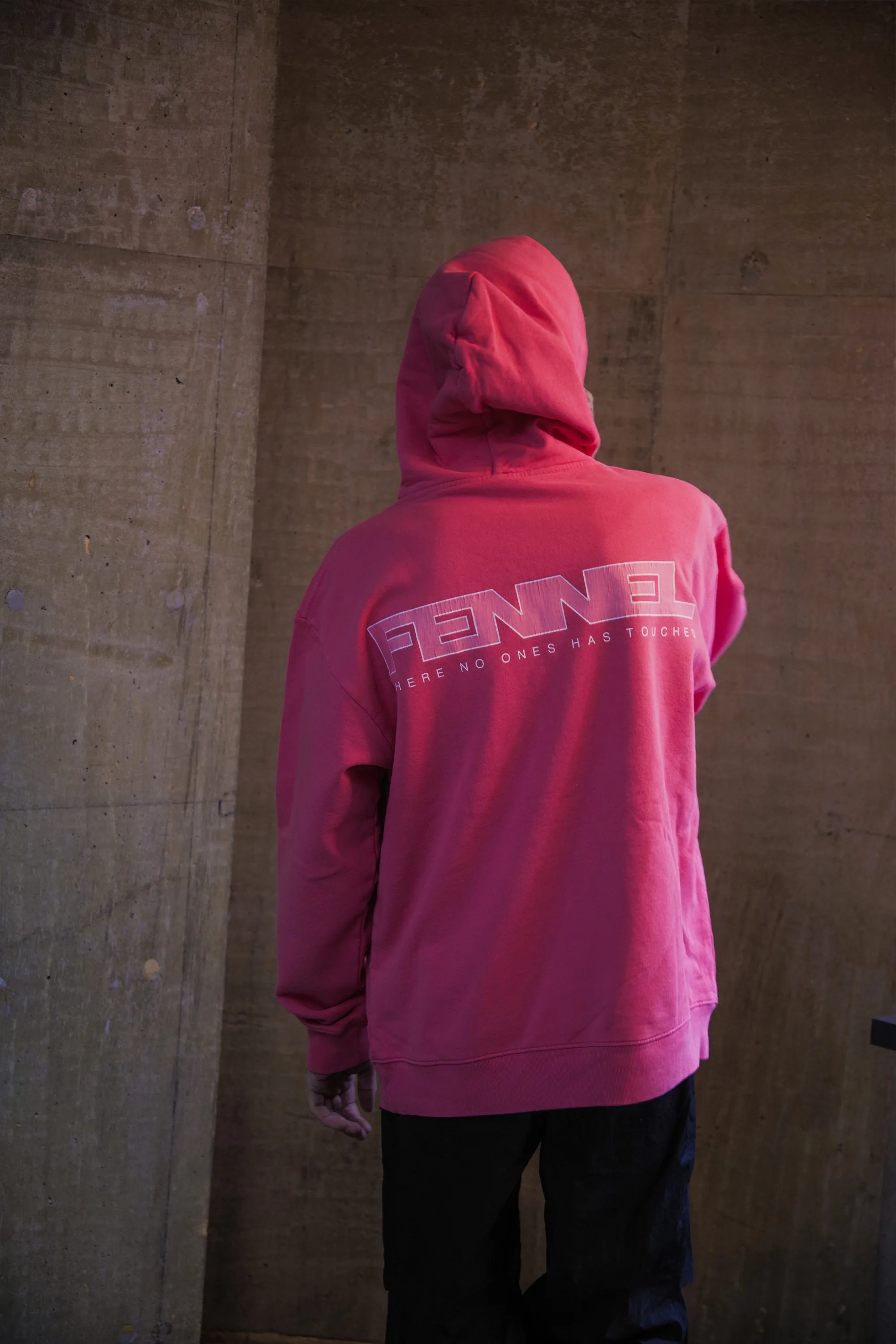 FENNEL × ECOCYCLE® BASIC LOGO PARKA/ELECTRIC PINK