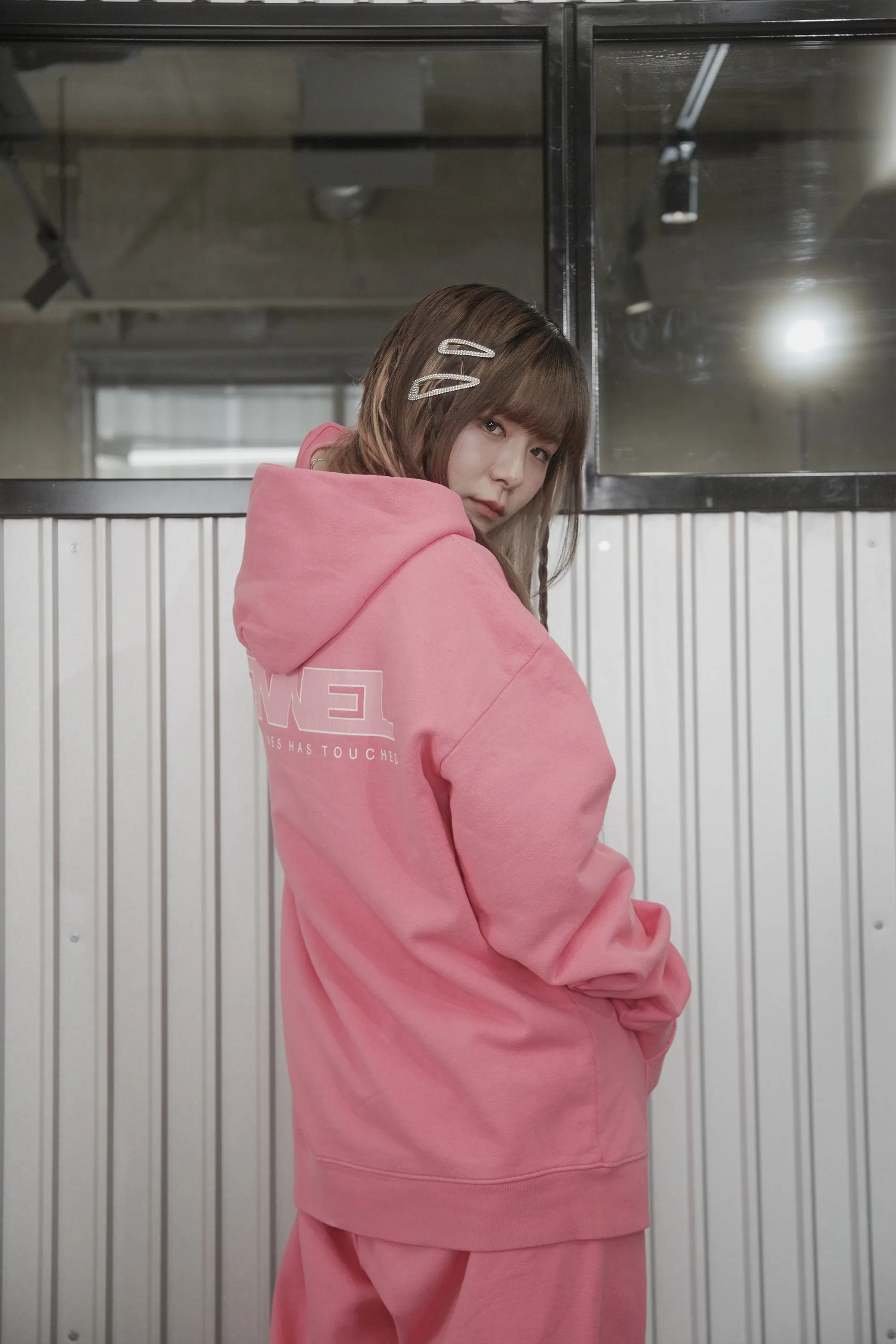 FENNEL × ECOCYCLE® BASIC LOGO PARKA/ELECTRIC PINK