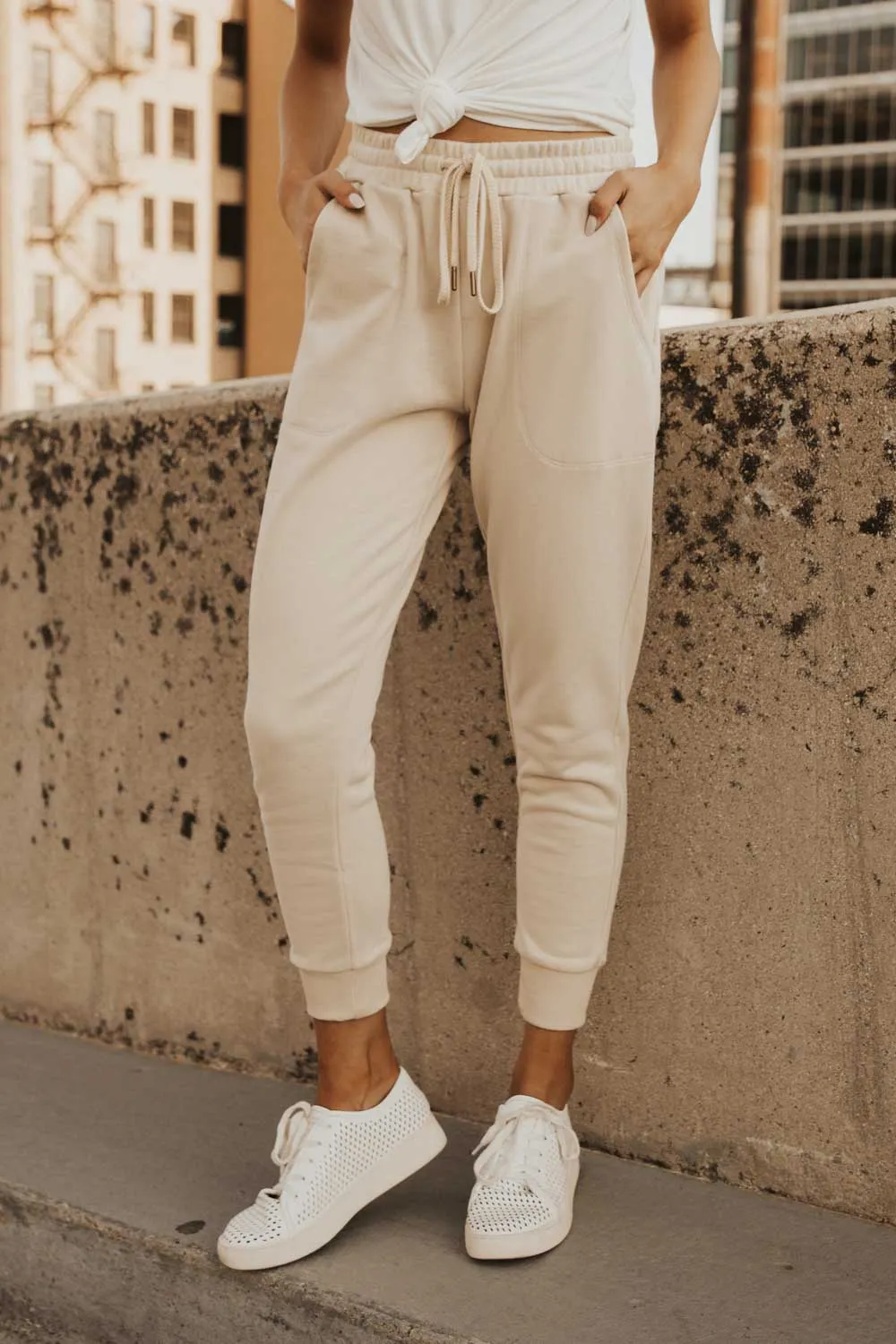 Kourtney Sweatpants in Sand