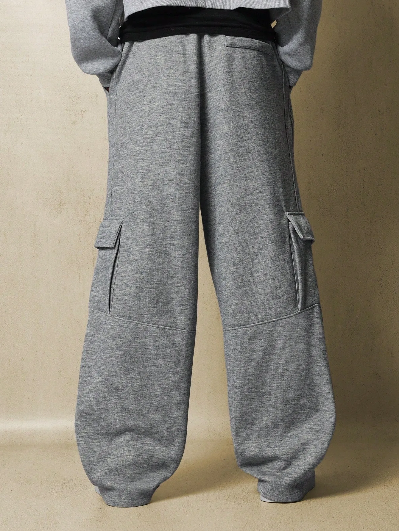 Loose Fit Cargo Sweatpants With Seam Detail