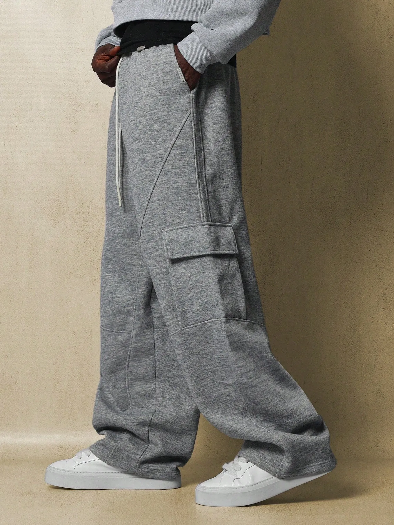 Loose Fit Cargo Sweatpants With Seam Detail