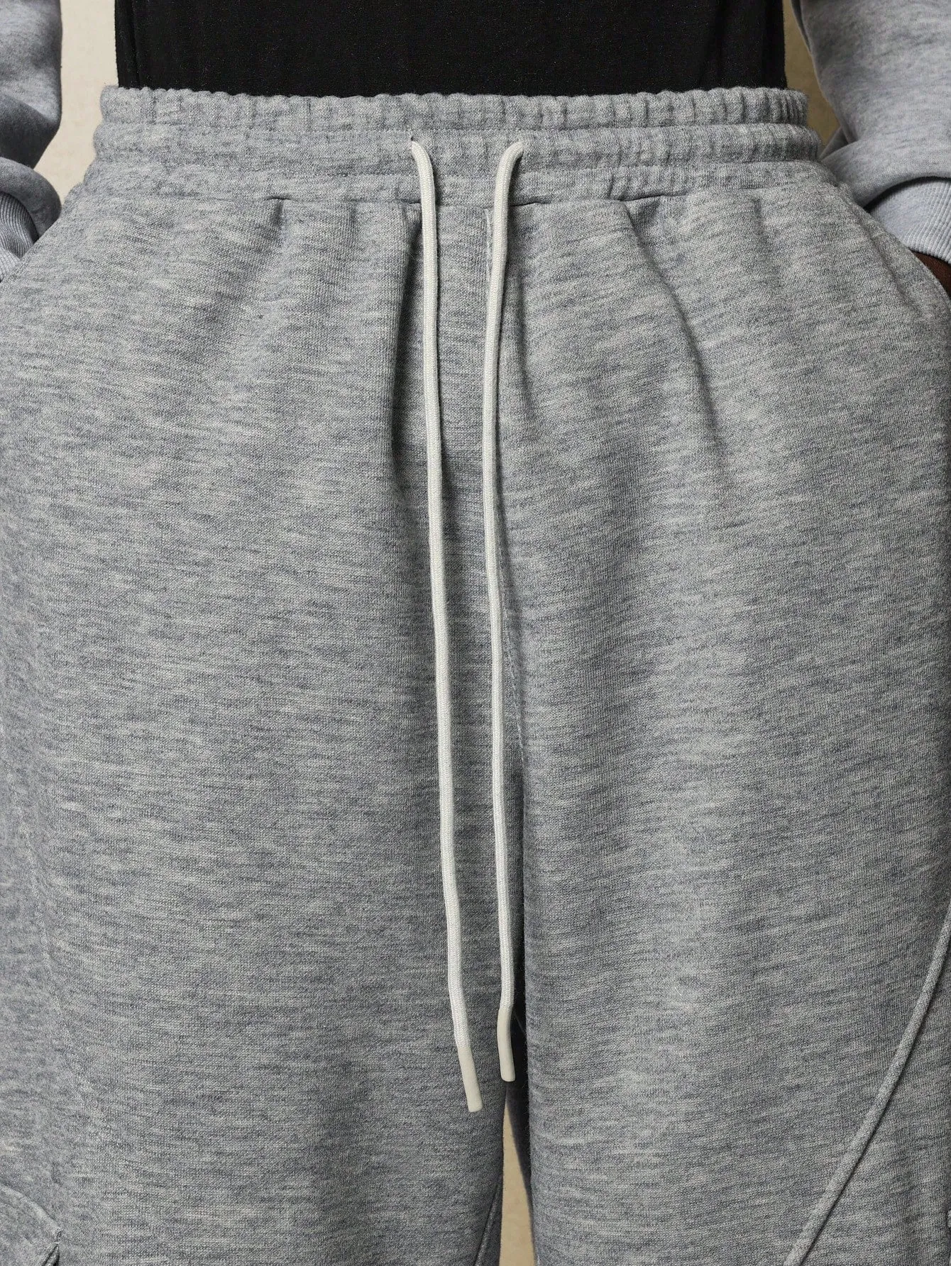 Loose Fit Cargo Sweatpants With Seam Detail