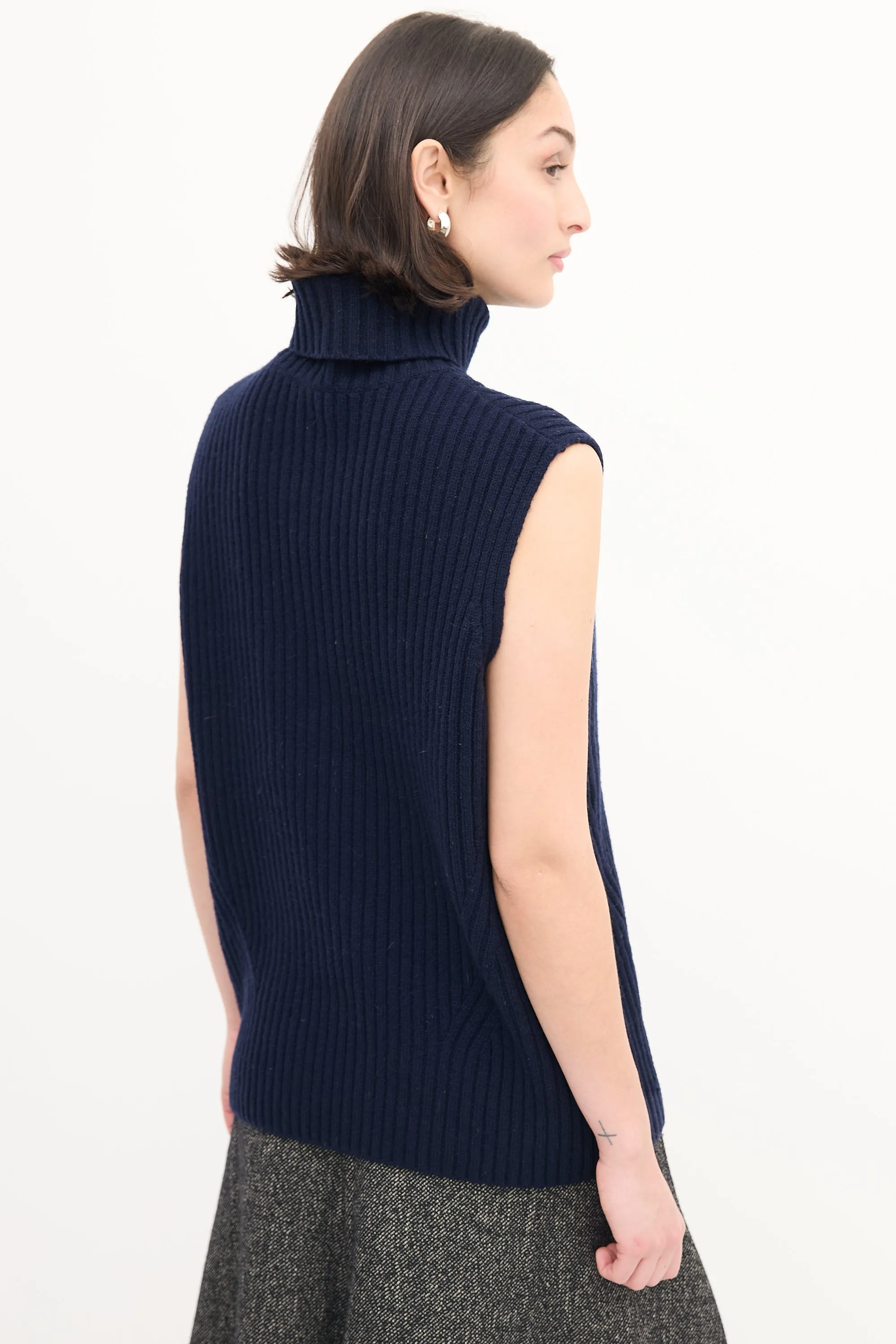 Navy Wool Ribbed Knit Turtleneck Vest