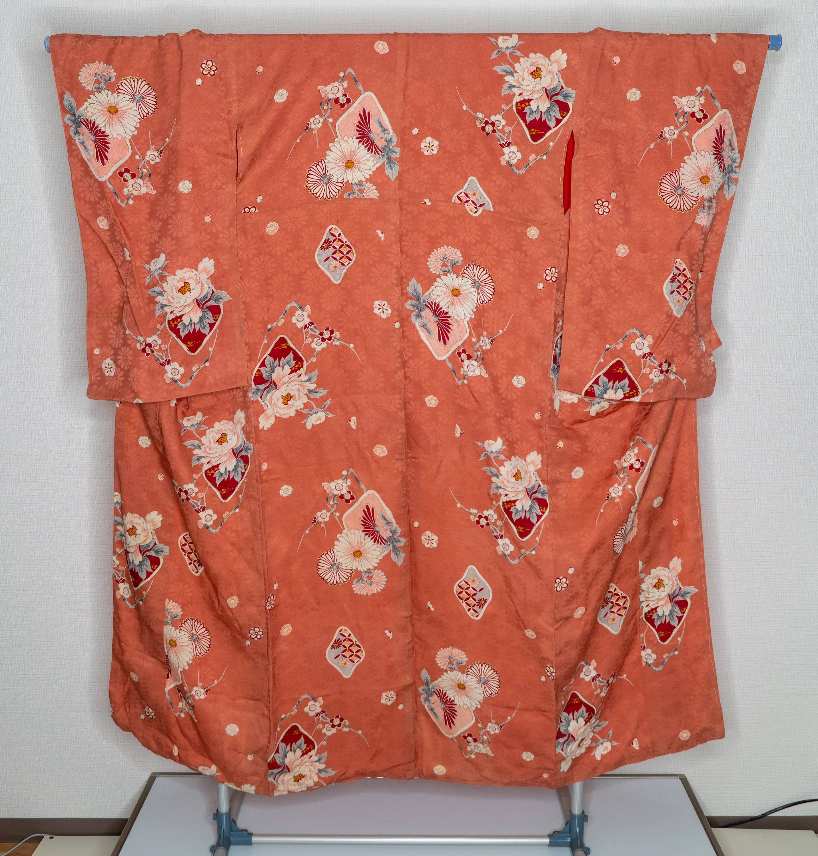 Orange Floral Kimono  - Vintage 1960s Retro Style Traditional Patterns Chrysanthemum Flowers