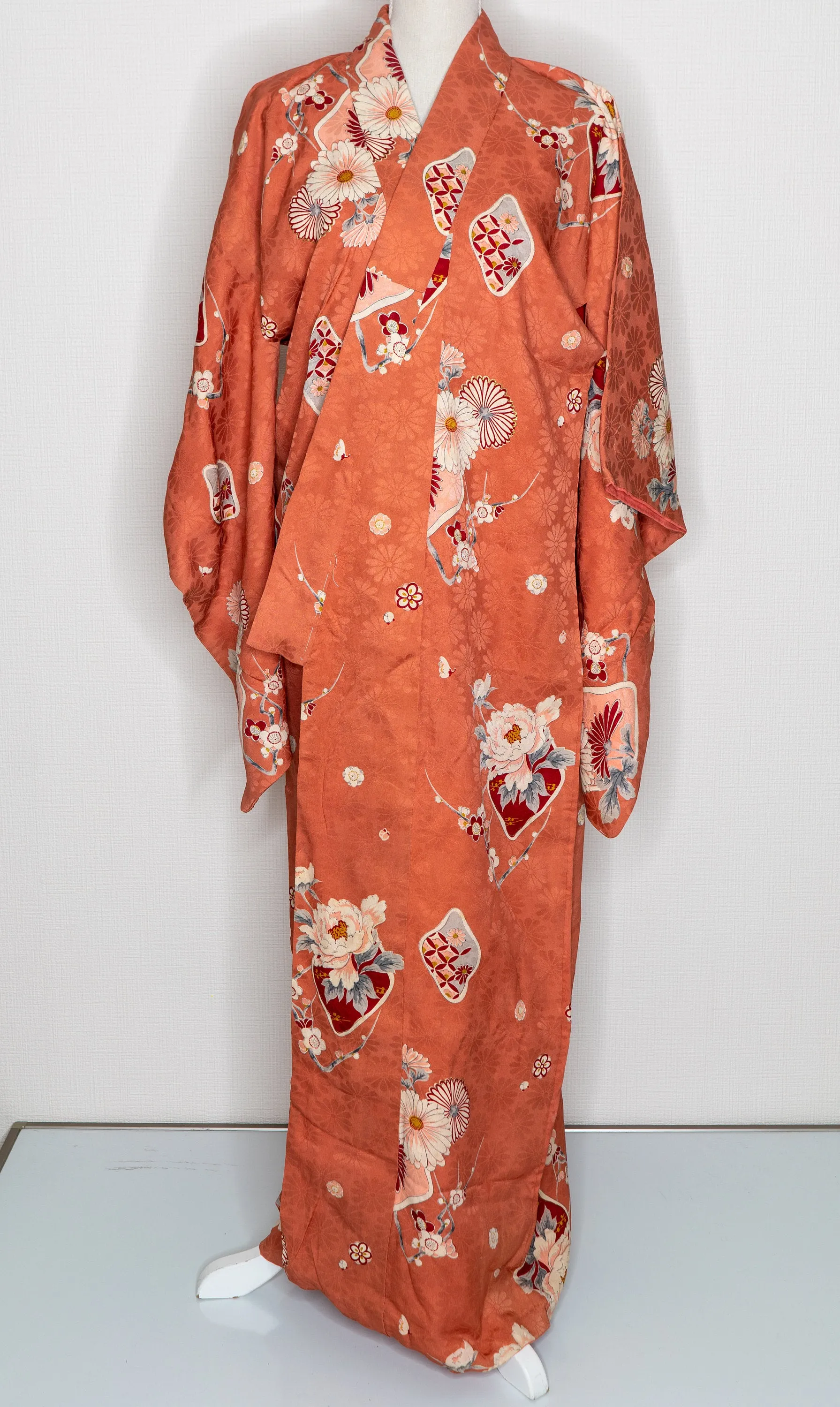 Orange Floral Kimono  - Vintage 1960s Retro Style Traditional Patterns Chrysanthemum Flowers