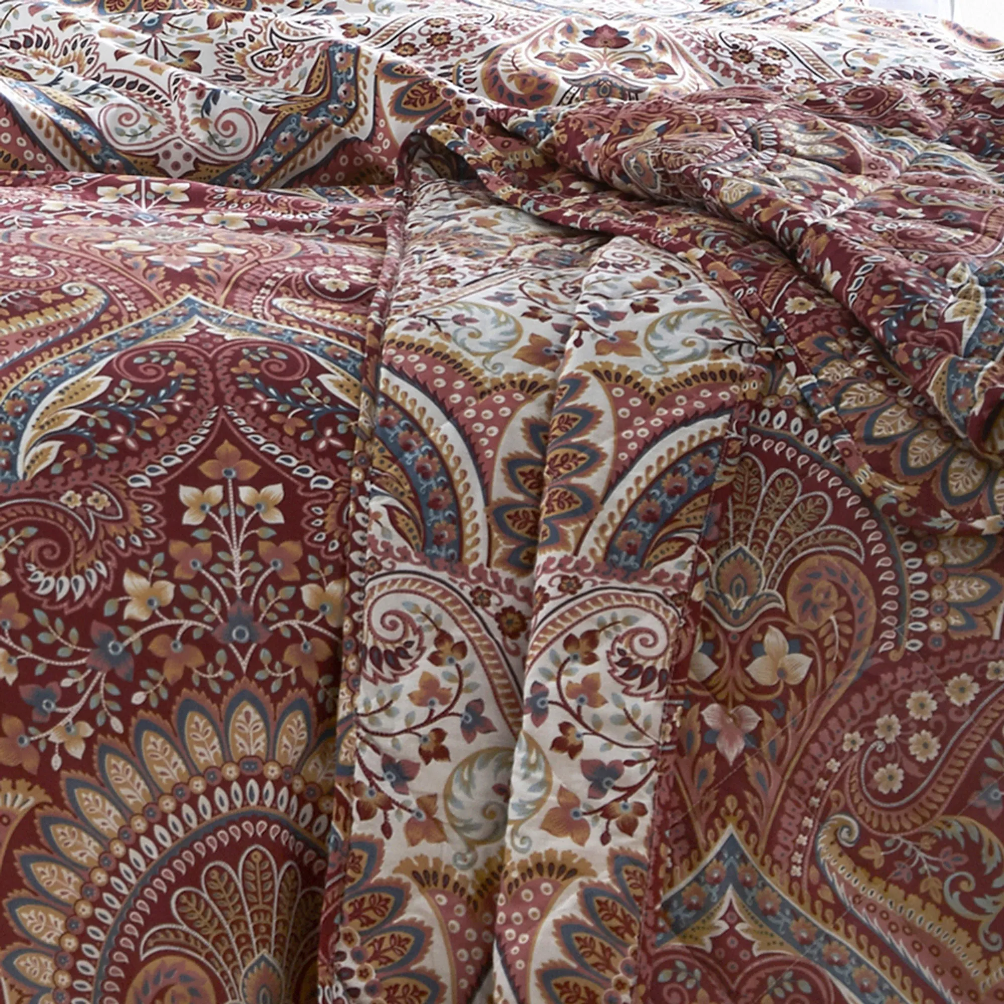 Palais Bedspread by Dreams & Drapes in Multicolour 230x195cm