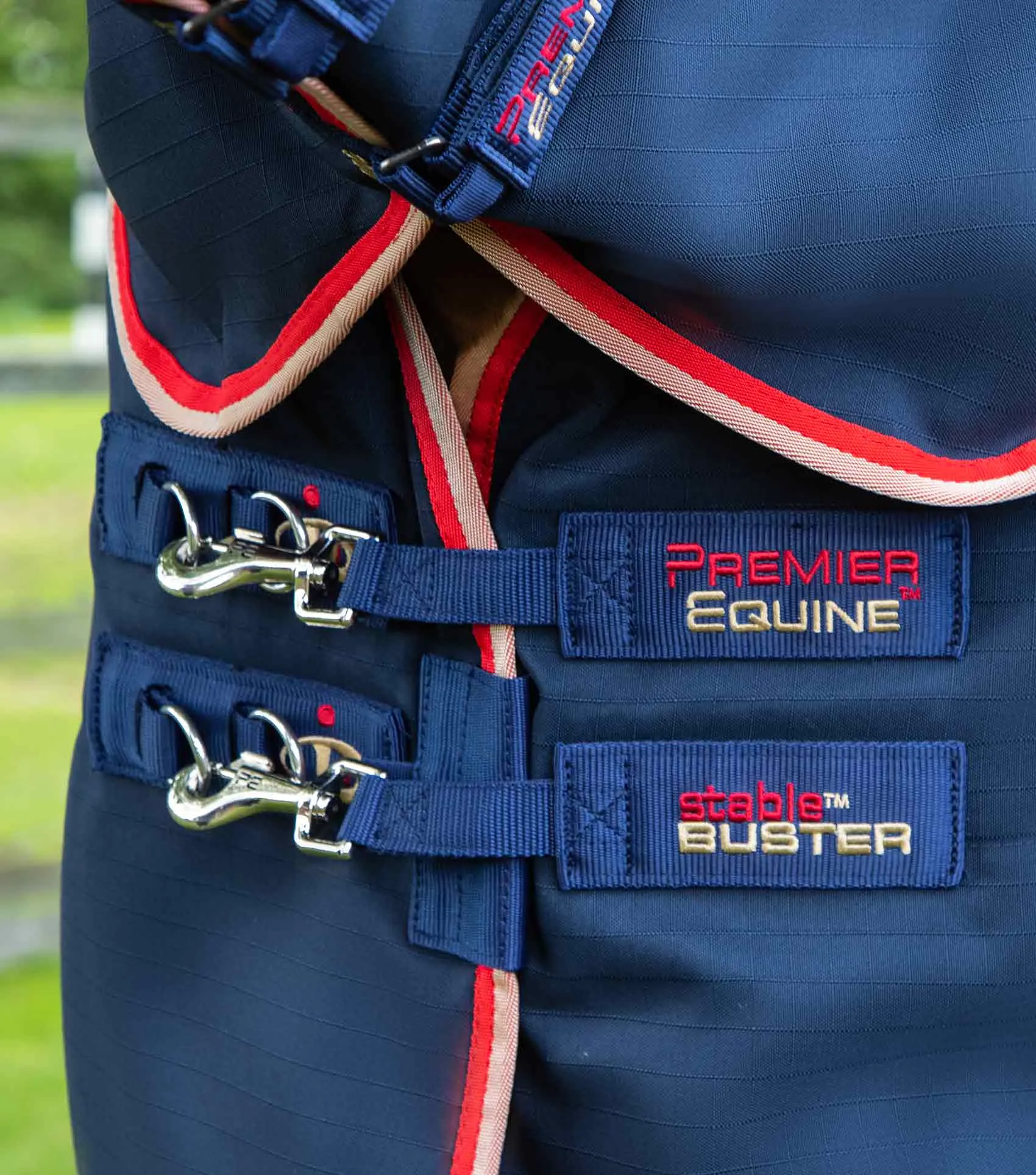 Stable Buster 100g Stable Rug with Neck Cover Navy