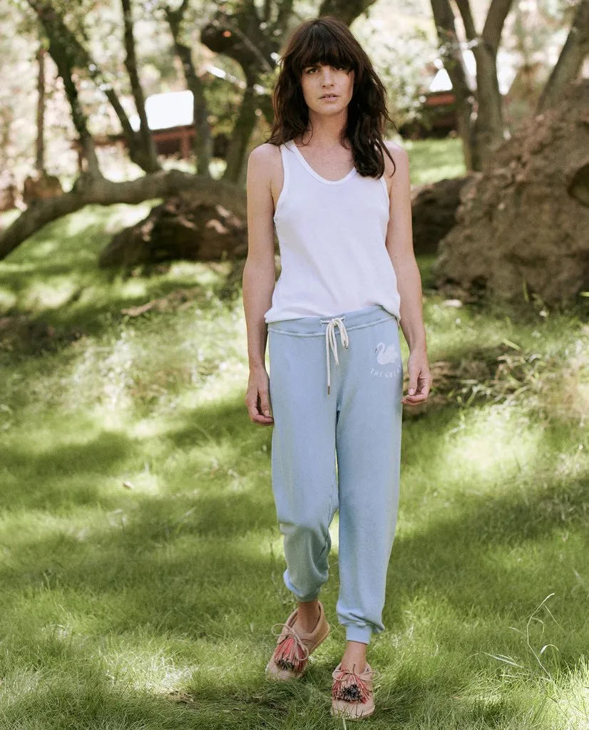 THE GREAT - The Cropped Sweatpant With Swan Graphic in Pale Blue