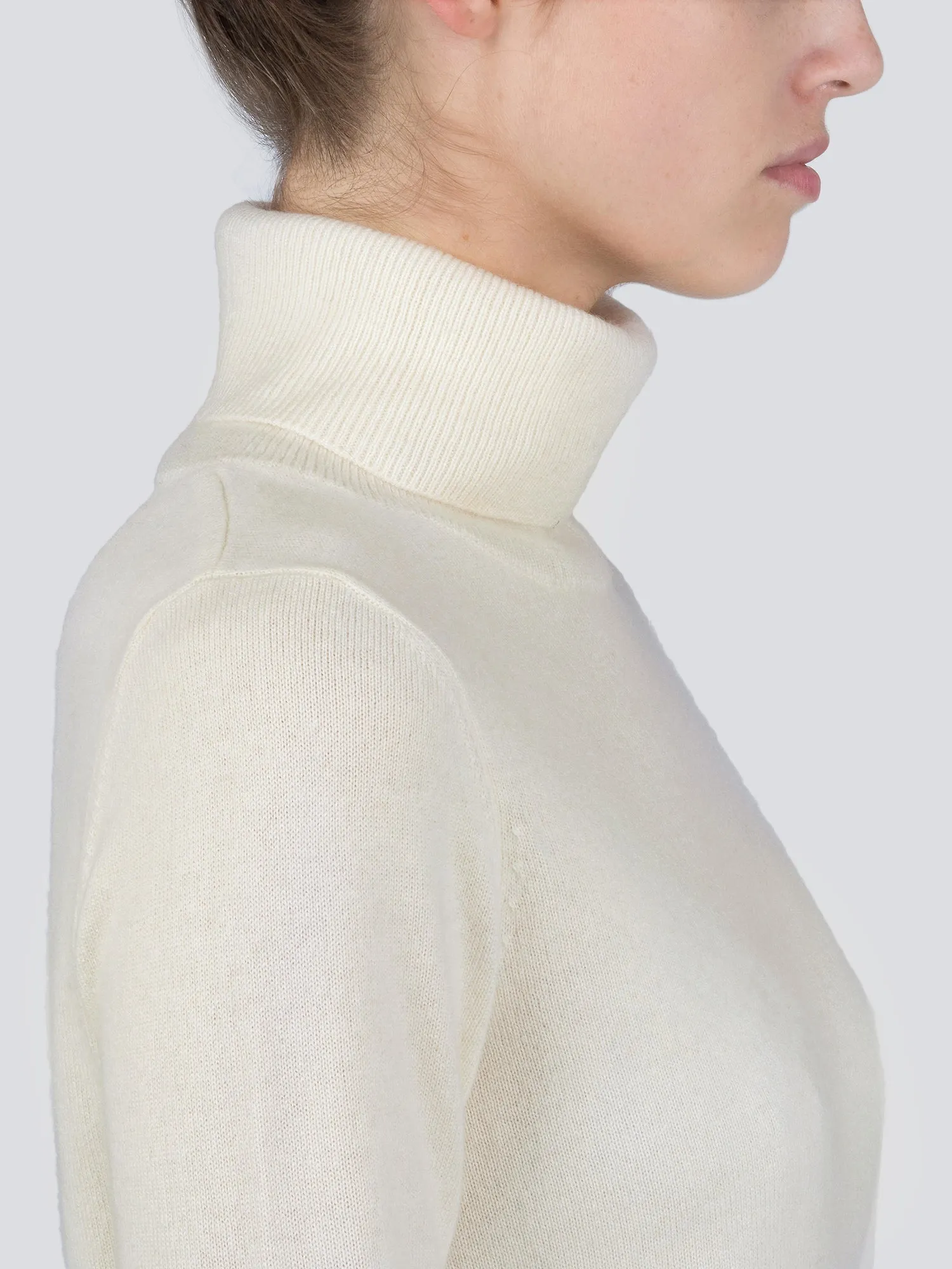 Turtleneck Slimfit Sweater_Ivory